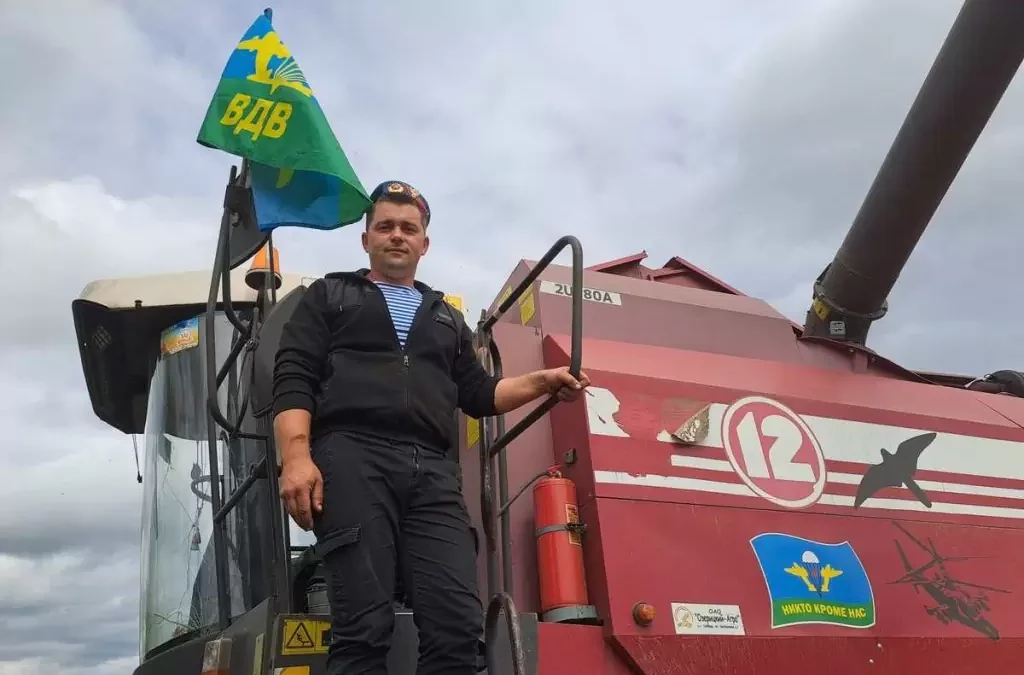 Каждое 2 августа Андрей Соколовский работает под флагом ВДВ и в голубом берете