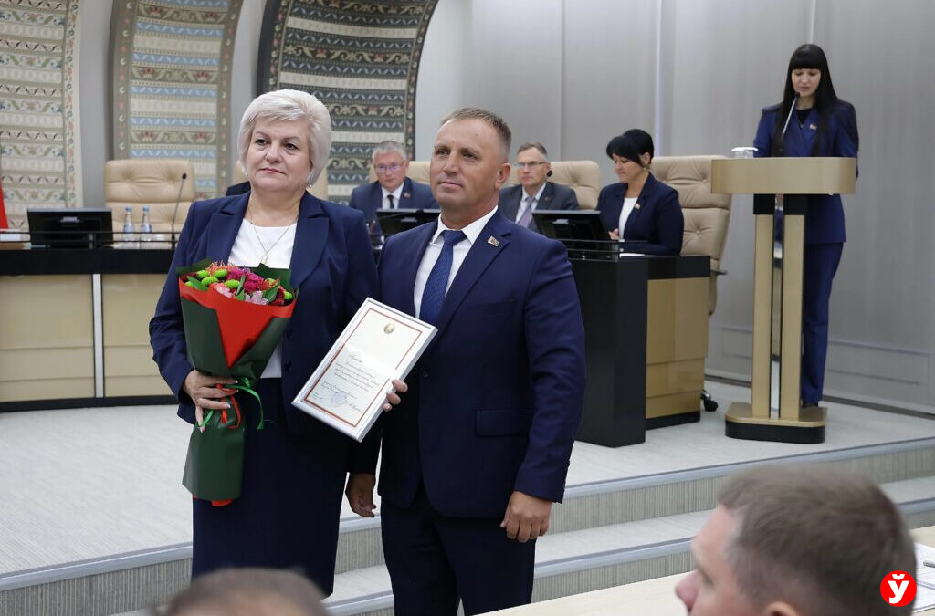 Благодарности от Главы Администрации Президента получили три работника Смолевиччины